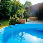 Tatorjan Vendeghaz Holiday home *