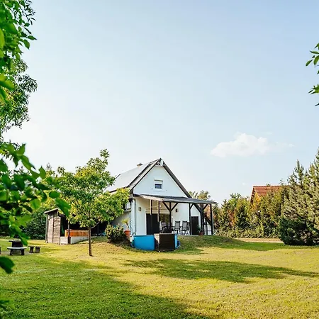 Tatorjan Vendeghaz Semesterbostad Balatonkenese