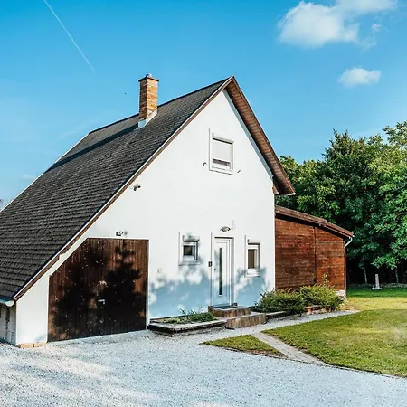 Tatorjan Vendeghaz Ferienhaus *