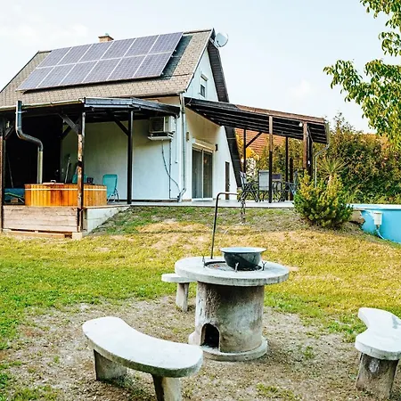 Nyaraló Tátorján *