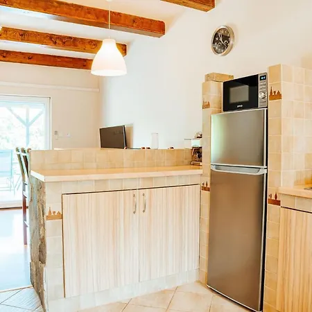 Tatorjan Vendeghaz *